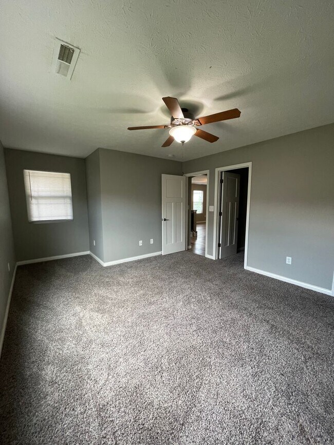 Building Photo - Two Bedroom Single Family Home