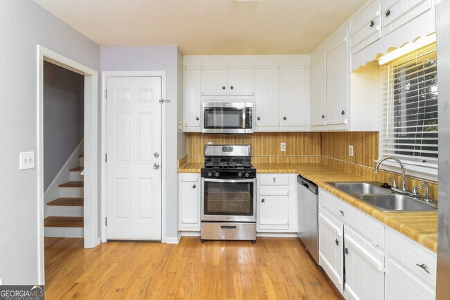 Building Photo - 2979 Mike Dr