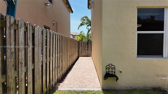 Building Photo - 24921 SW 118 Ct