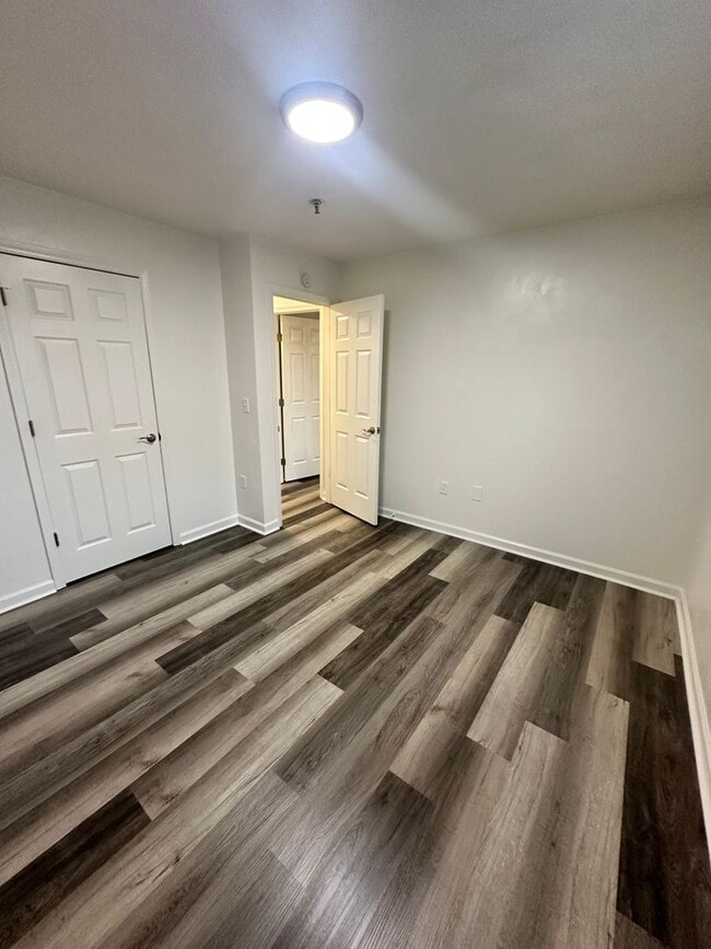 Building Photo - (SUBLEASE ONLY available NOW)1 Bedroom Ava...