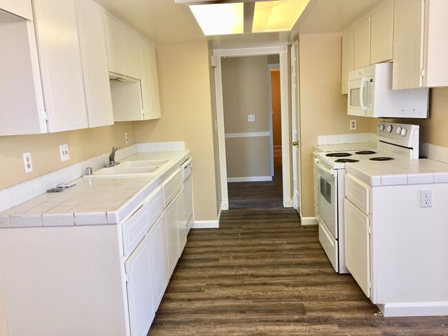 Building Photo - Ashlan & Fowler 3 Bedroom - Griffith Ave.