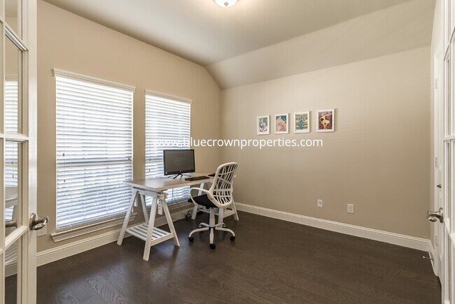 Building Photo - 4101 Wavertree Rd