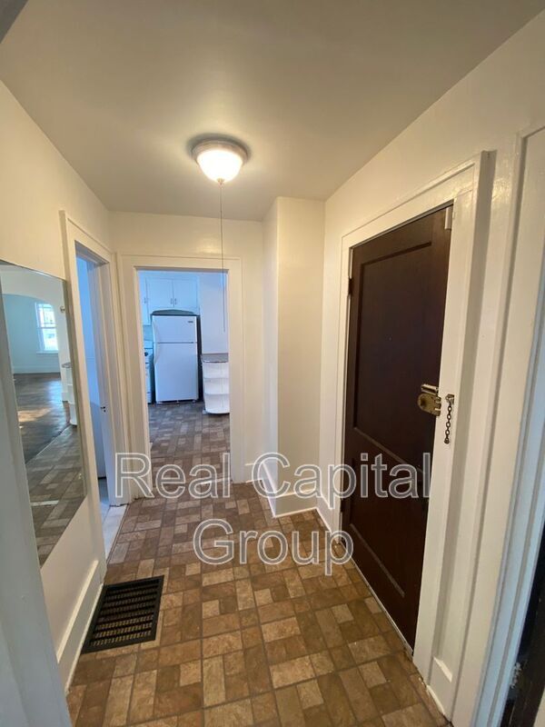Building Photo - 511 Shirley Ave