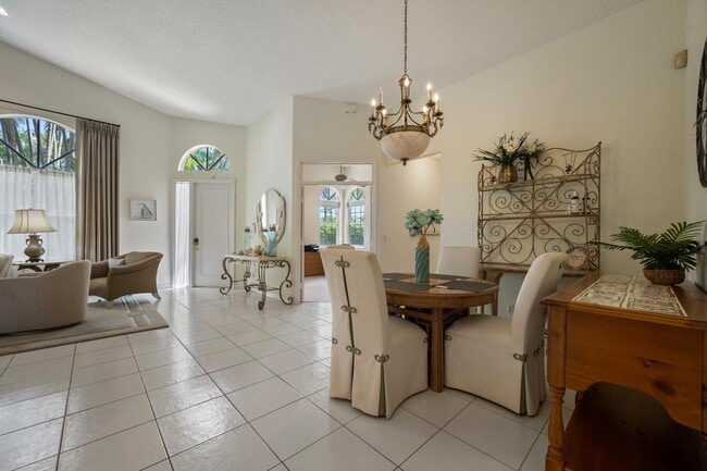 Building Photo - 4677 Carlton Golf Dr