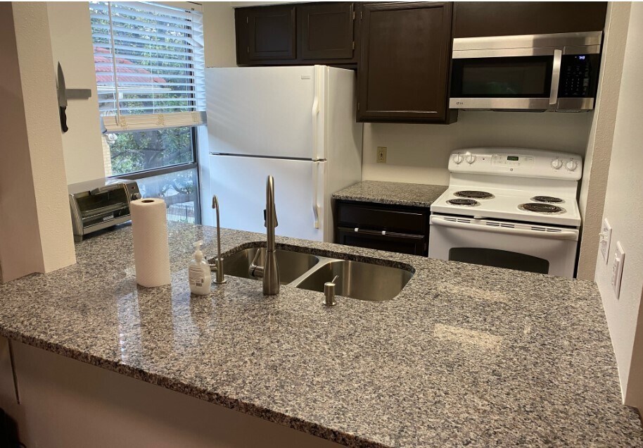 Building Photo - 2110 Rio Grande St