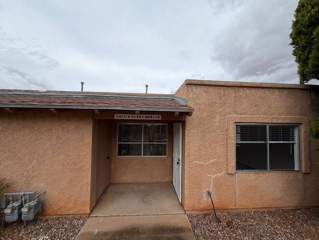Building Photo - FRESHLY REMODELED!