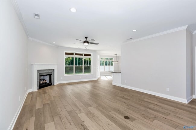 Building Photo - 9057 Redstone Square Dr