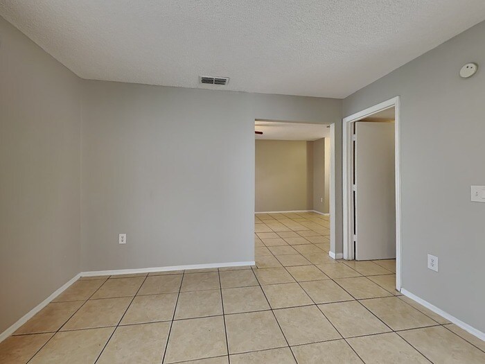 Building Photo - 1388 Bramblewood Dr