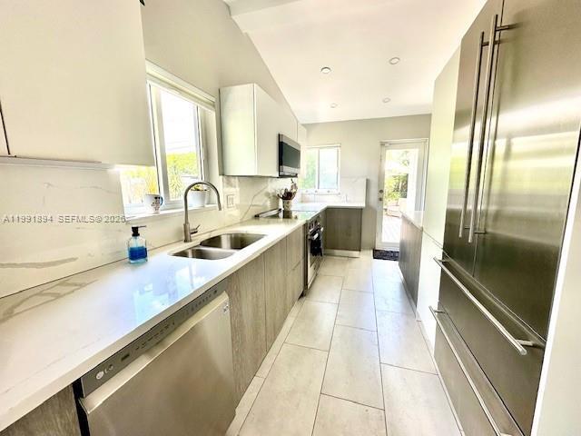 Building Photo - 2675 NE 8th St