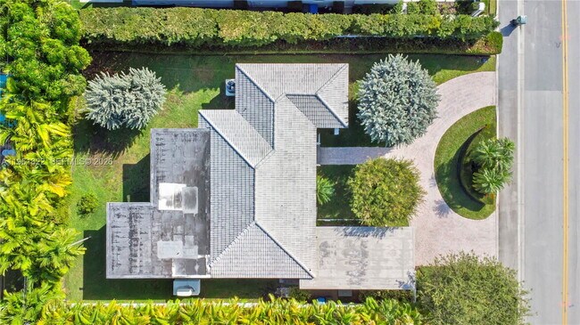 Building Photo - 1261 NE 98th St