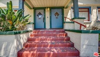 Building Photo - 1130 S Hoover St