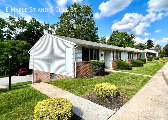 Building Photo - 501 E Maple St