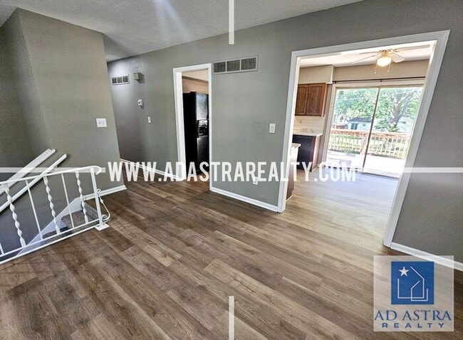 Building Photo - Updated 3 Bed 2 Bath Home in Kansas City-Coming SOON!!