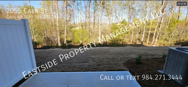 Building Photo - 2055 Caen St