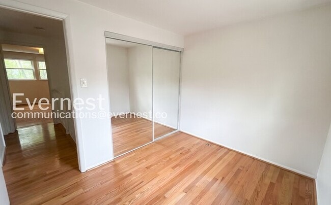 Building Photo - 3284 Wyndale Ct