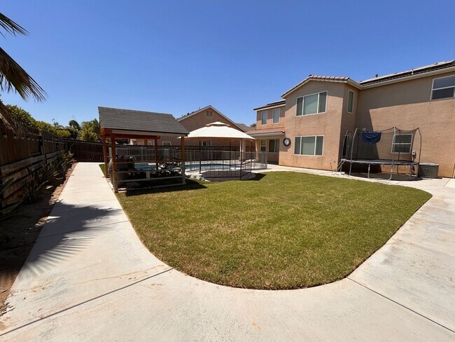 Building Photo - Gorgeous home for rent in Visalia
