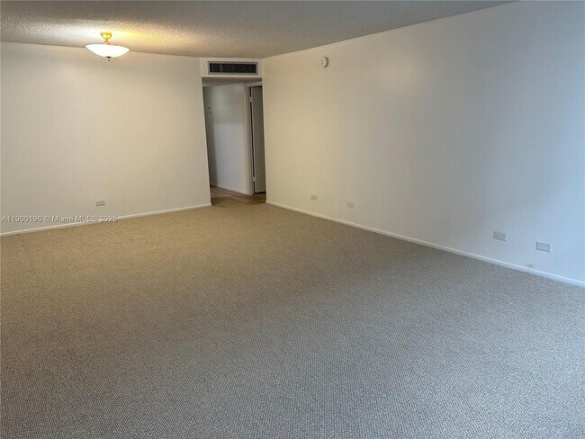 Building Photo - 6039 Collins Ave