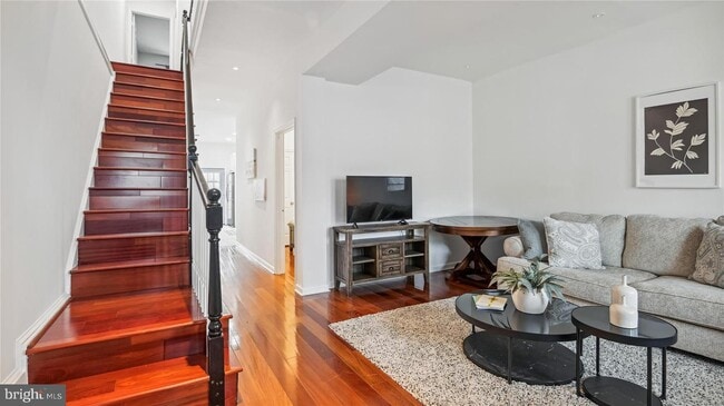 Building Photo - 1405 Montello Ave NE