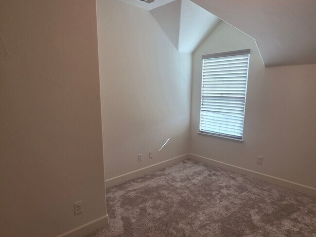 Building Photo - 1256 Lavande Dr