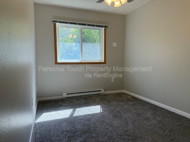 Building Photo - 214 5th St NW