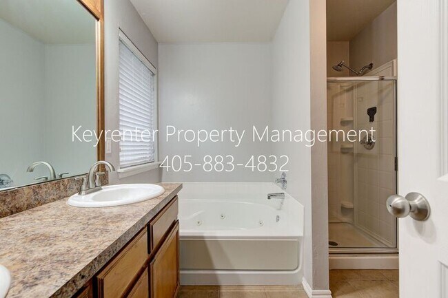 Building Photo - 13313 SW 2nd Terrace