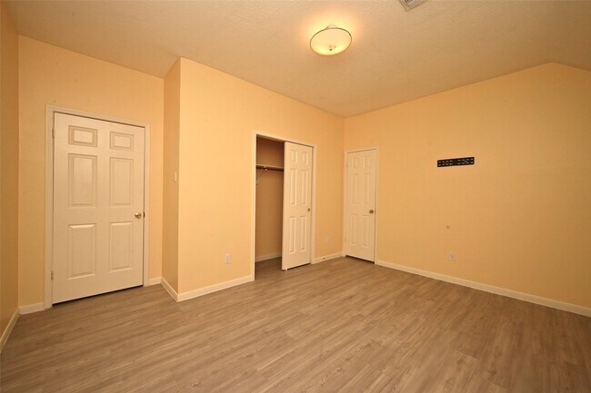 Building Photo - 6419 Sutter Park Ln