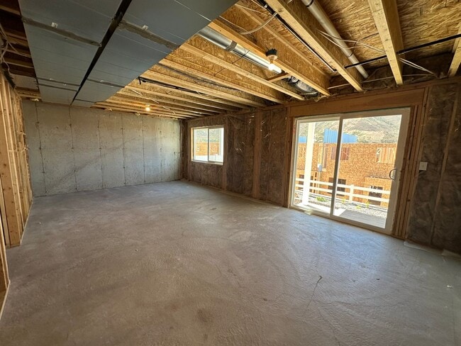Building Photo - 5280 Acacia Dr