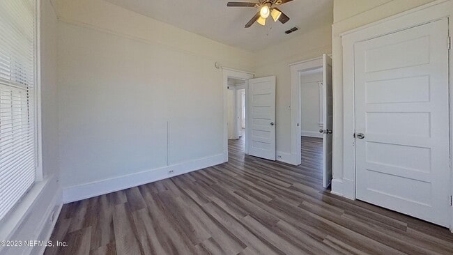 Building Photo - 907 Copeland St