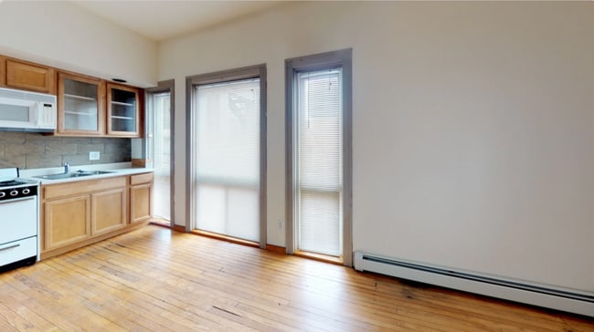 Building Photo - 10 Langdon St