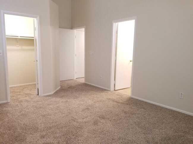 Building Photo - Ready now !!!! COZY ONE STORY THREE BEDROO...