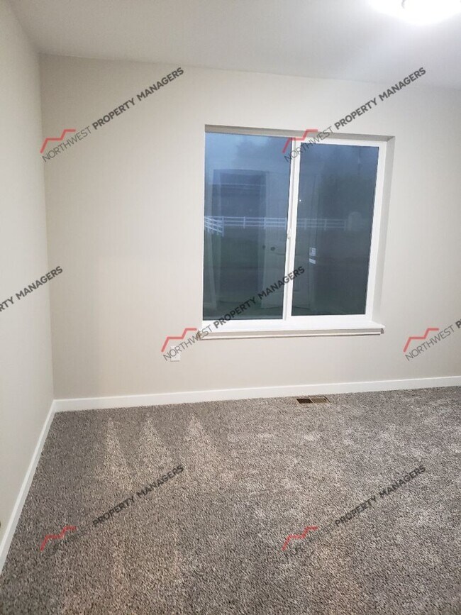 Building Photo - STATUS: AVAILABLE  | R245A | $2095 *** 1 ST FULL MONTH FREE - MOVE IN SPECIAL!!!