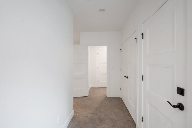 Building Photo - Traverse Mountain | SPACIOUS LIVING | 6 BED 4 BATH SINGLE FAMLY HOME