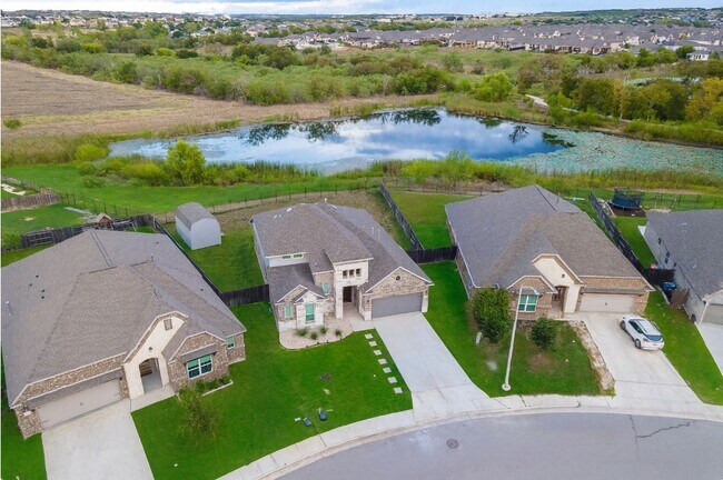 Building Photo - 830 Rench