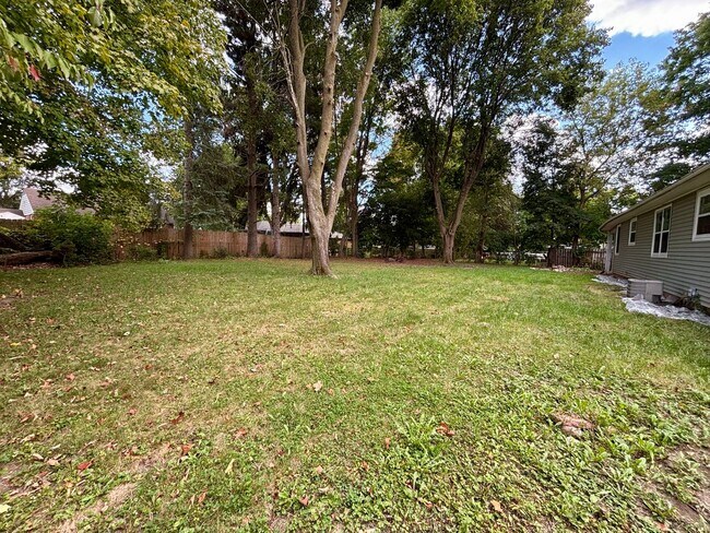 Building Photo - 3 Bed/ 1 Bath - Single Family Home