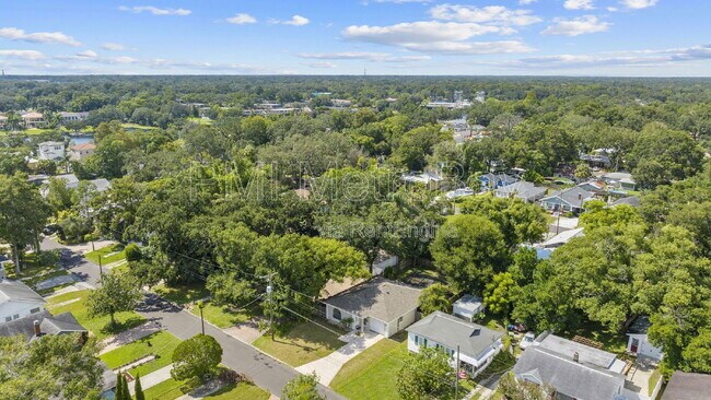 Building Photo - 309 W South Ave