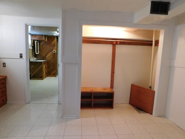 Building Photo - 4Bd/1.5Ba Two Story Home - Available to View!