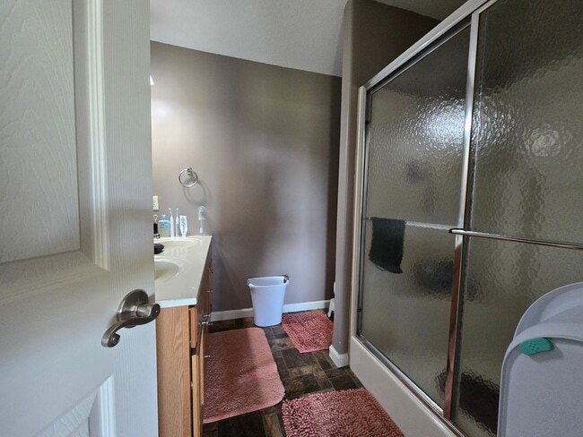 Building Photo - 3 Bedroom Duplex in Normal!