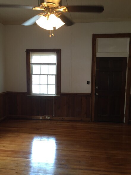 Building Photo - 1143 Olympia Ave
