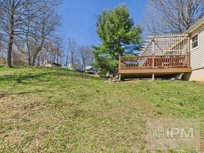 Building Photo - Bright Modern 3 Bedroom, 2 Bath Home in Eastern York Schools!