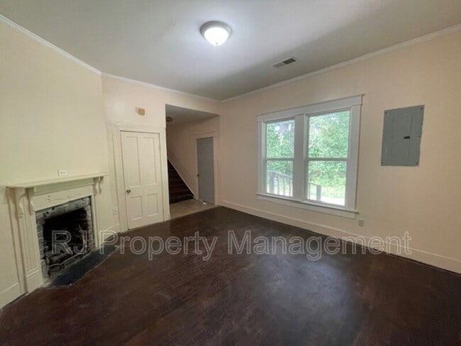 Building Photo - 8457 E Kerrville Rosemark Rd