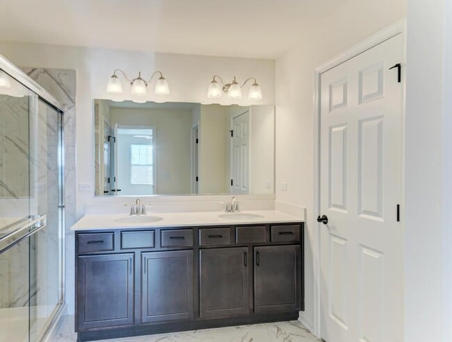 Building Photo - 15303 S Sawgrass Cir