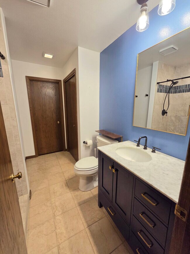 Building Photo - 226451 Kinglet Cir
