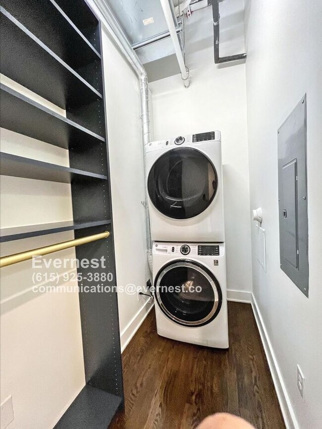 Building Photo - Cozy 1 Bed & 1 Bath Apartment in Nashville...