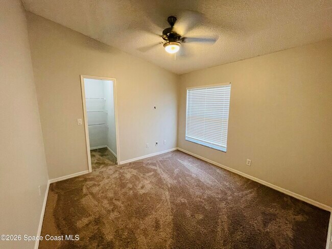Building Photo - 8043 Bracken Ln