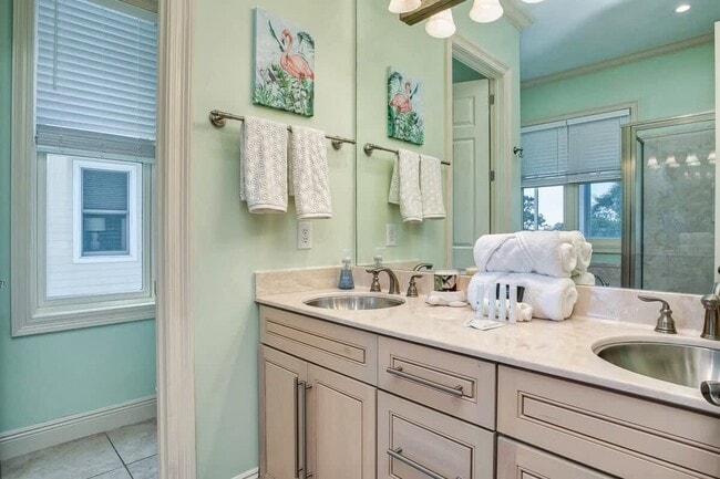 Building Photo - 6727 Kiva Way