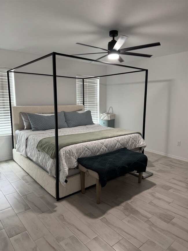 Building Photo - 4214 Gavilan Dr