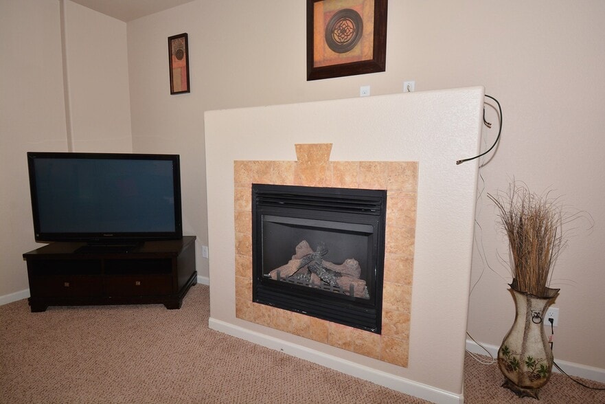 Building Photo - 6661 Alliance Loop