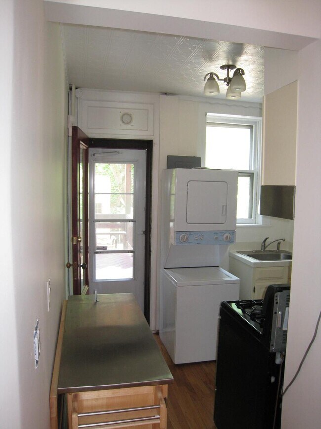 Laundry Center - 206 Lancaster St