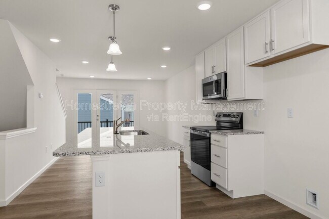 Building Photo - 176 Canal Cottage Aly