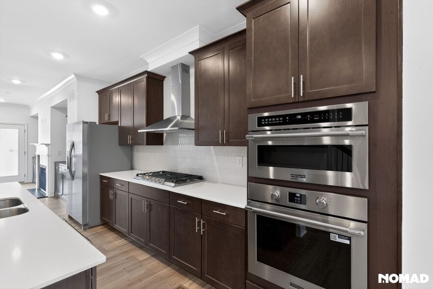 Building Photo - 811 Atkins Ln